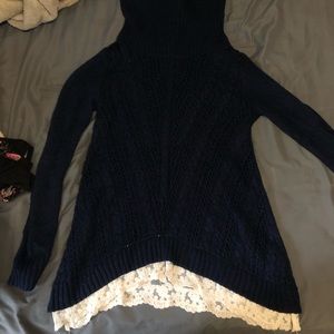 Long sleeve cowlneck sweater